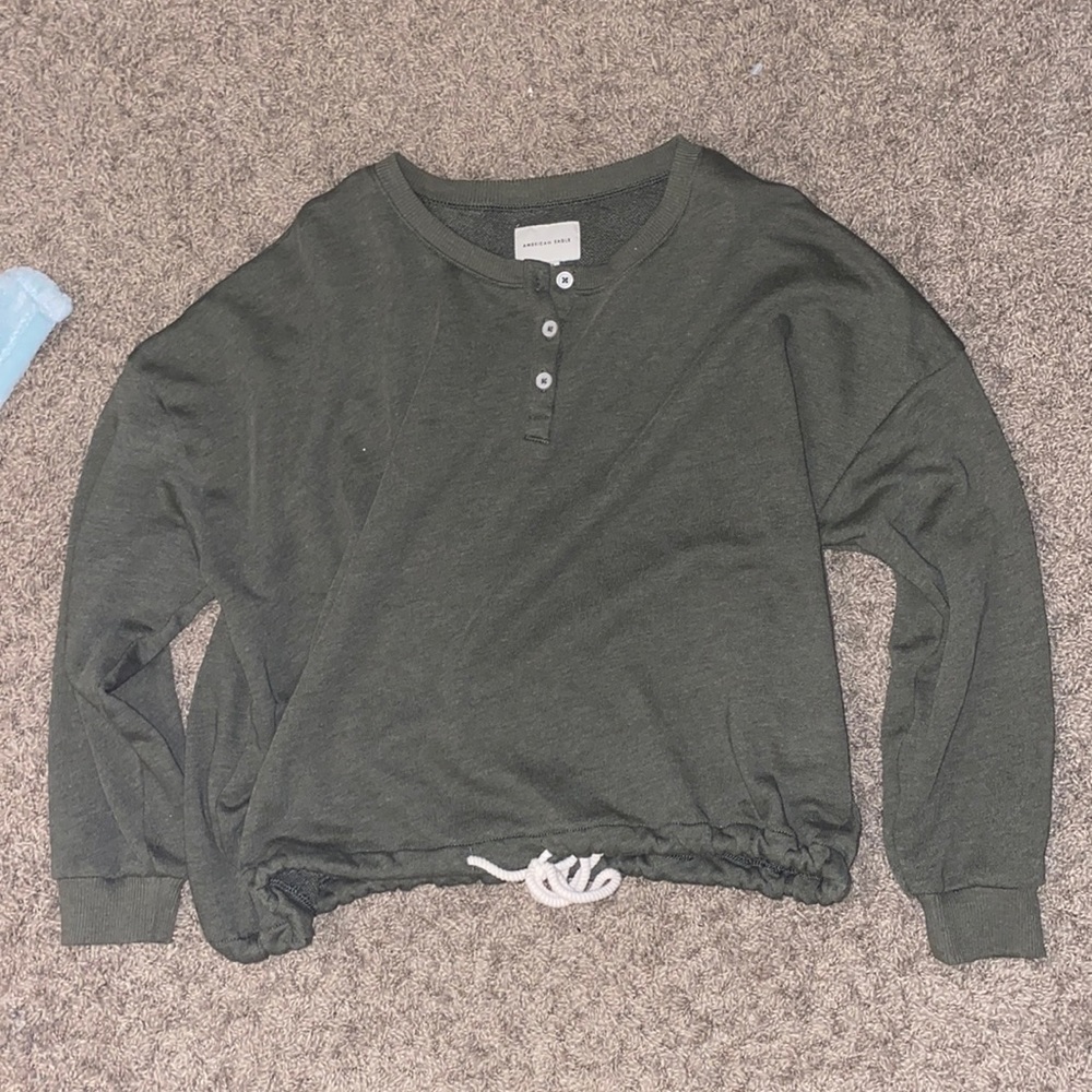 green American Eagle pull over